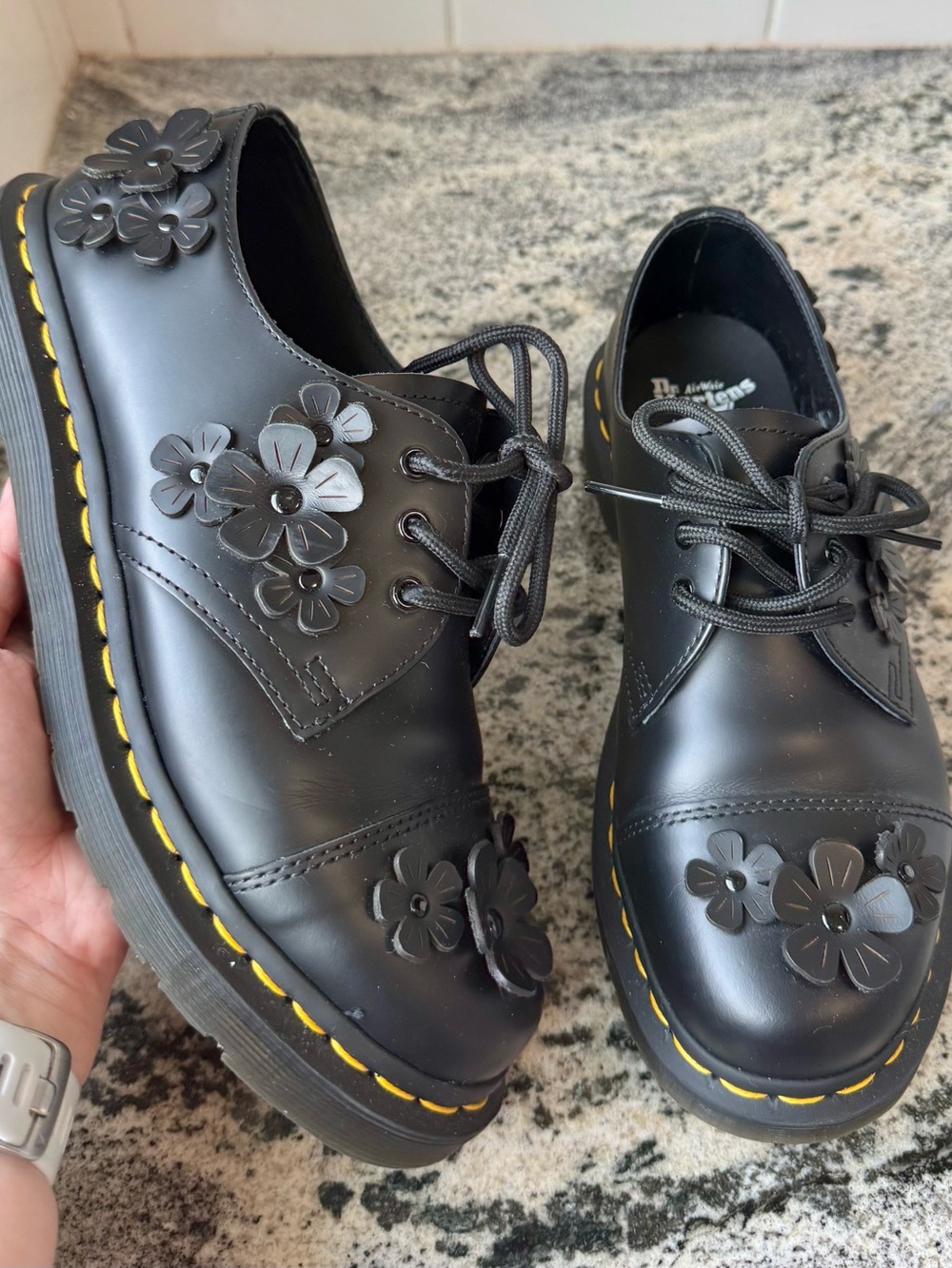 Dr. Martens 1461 Flower Applique Oxfords. L 7. EUC!